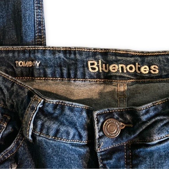 Bluenotes Tomboy straight leg stretch denim distressed jeans. Size 30 - Picture 4 of 10